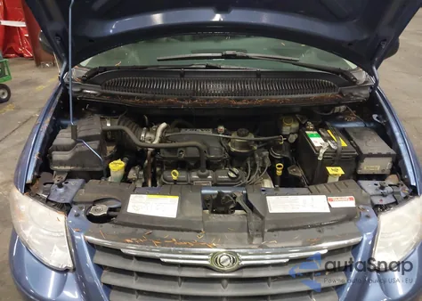 2007 Chrysler Town & Country Touring from USA, damaged, VIN 2A4GP54L07R231759